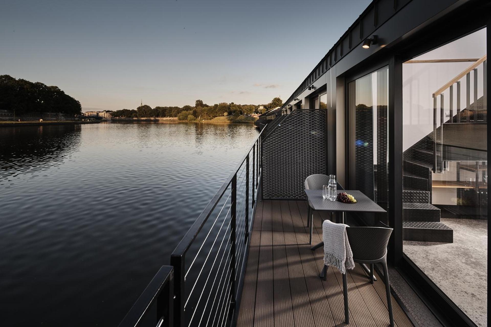 New Port - Premium Floating Aparthotel 克拉科夫 外观 照片